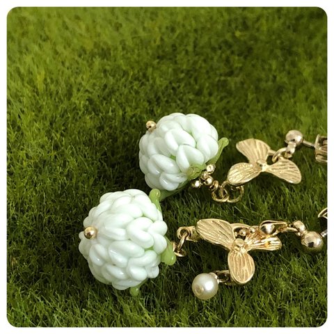 White clover 〜シロツメクサのアシンメトリーピアス〜