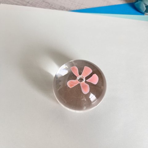 【芝桜】硝子の水饅頭　ペーパーウェイト