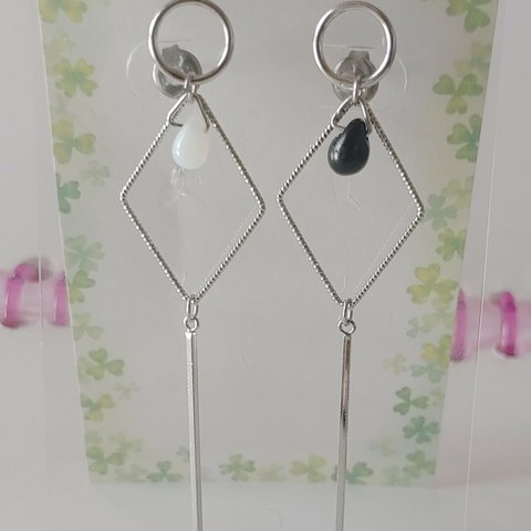 【ハンドメイド】白黒ピアス 2