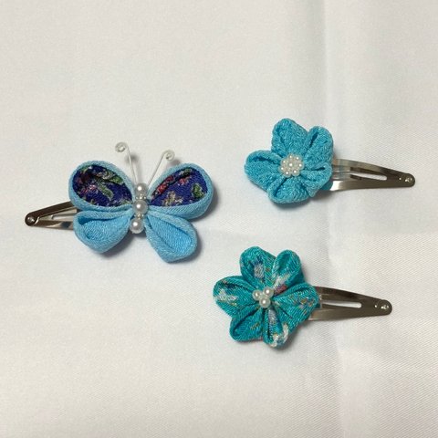 つまみ細工   ヘアピン  青い蝶々とお花の髪飾り