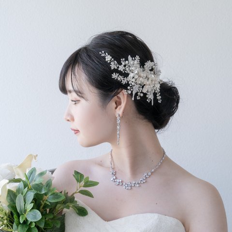 ◇ヘアアクセサリー ◇ Fleur de Lune-フルール・ド・リュヌ-淡水真珠　ウェディング　ヘアアクセサリー  ヘッドドレス  ヘッドピース　ブライダル　大人花嫁　お花