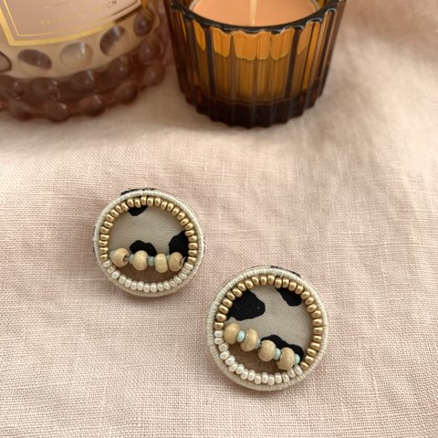 ビーズ刺繍＊レオパードなまんまるピアス