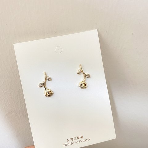 国内即日発送♡アクセサリー　ビジューきらめく薔薇ゴールドピアス　韓国ファッション　-115