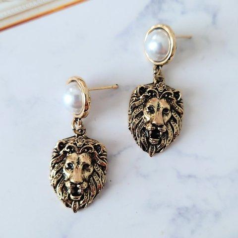 ライオン🦁立体的ピアス