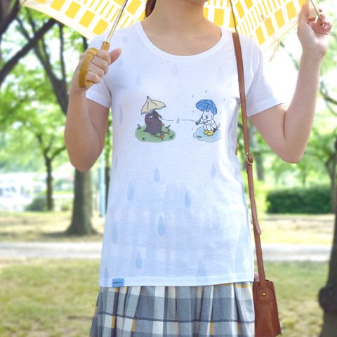 ネコぱんしずく模様の雨のち晴れTシャツ レディースMサイズ　半袖　白Tシャツ