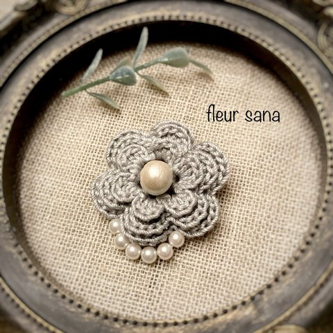 flower crochetのデイリーコサージュ  light gray