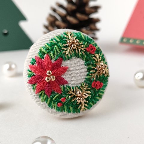 ポインセチアのクリスマスリース刺繍ブローチ（赤）or刺繍ヘアゴム