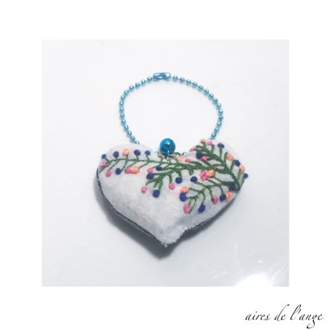 no.485 - flower embroidery ＊ heart charm⑥
