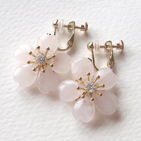 ローズクォーツの桜のお花のイヤリング/ピアス