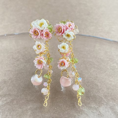 春色　八重桜のピアス