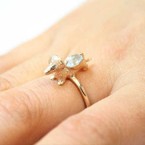 Dachshund & aquamarine ring(pink gold plating)