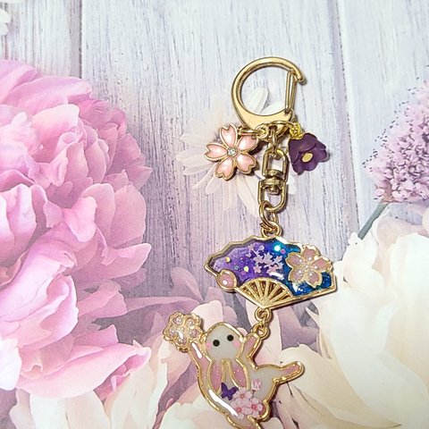 扇子とうさぎちゃんのキーホルダー・ハンドメイド・レジン・チャーム・桜・和