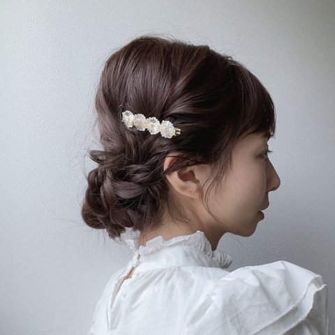 小花が連なるヘアクリップ 淡水パール付き