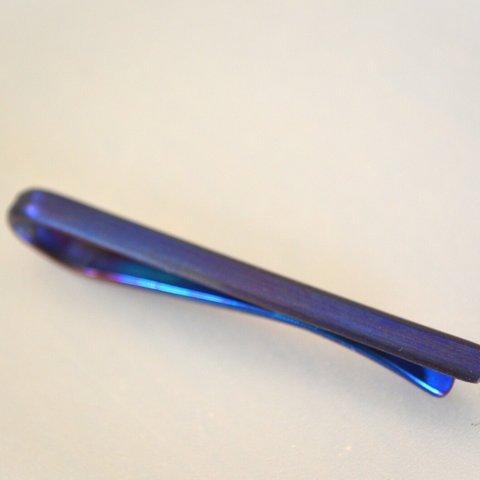 Titanium tie bar・純チタンネクタイピン=マットブルー53mmA=