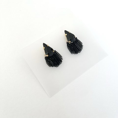 Swarovski（スワロフスキー）×チェーン ピアス/イヤリング【Black】