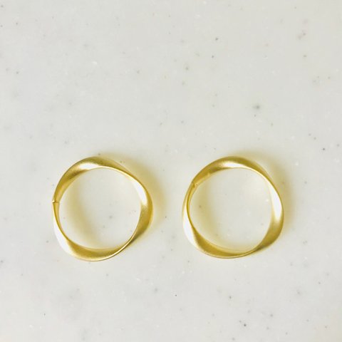 Matte Gold Swirl Circle Parts