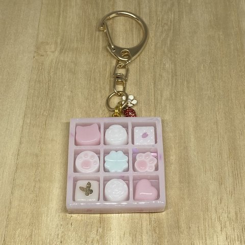 春 桜のチョコレートboxチャームキーホルダー いちご