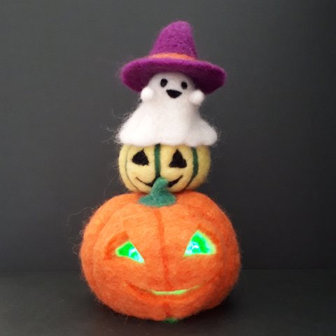 羊毛フェルトのハロウィンカボチャ&おばけちゃん（ライト付き）