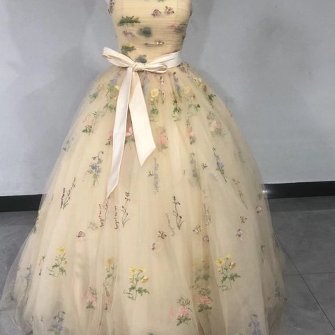 ウェディングドレス カラードレス サッシュリボン付 グリーン パステルイエローのドレス パーティ 刺繍