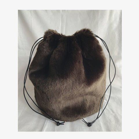 Eco fur drawstring bag brown