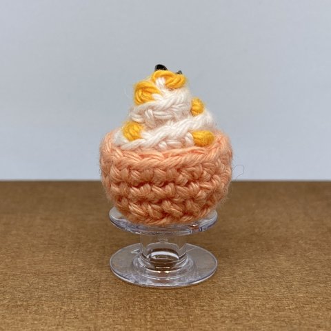 オレンジピールのカップケーキブローチ