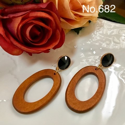 No.682💖送料無料 ウッドリングイヤリング