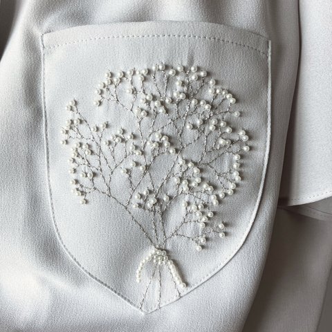 カスミ草パール刺繍のリボンタイブラウス【ライトグレー/オートクチュール刺繍(パール刺繍)/ボウタイ】