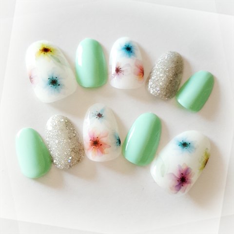 Sheer Flower Nail Pastel Green