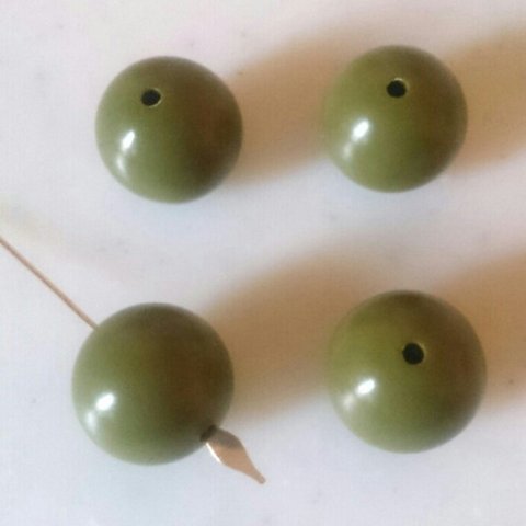 Vintage Olive Green 16mm Beads 《6323》