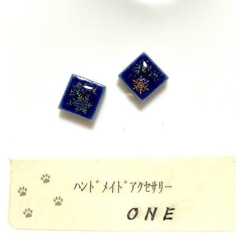 スクエア　結晶　イヤリング　ピアス