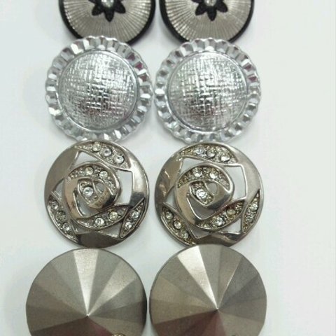 18ｍｍ◇8個入◇　シルバーペアボタン＃１