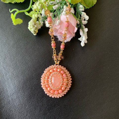 🌸ビーズ刺繍 モルガナイト 天然石 ネックレス