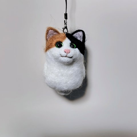 羊毛フェルト 三毛猫ちゃん(全身)ストラップ