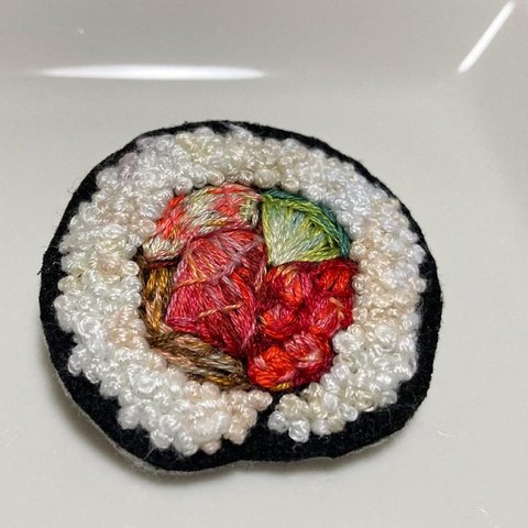太巻き寿司のブローチ