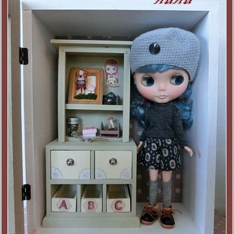 DOLL CASE