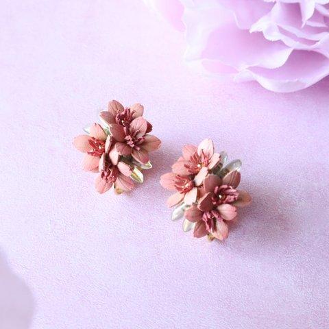 桜* 革花スタッドピアス･イヤリング/ピンク/春レザーアクセサリー*卒業式入学式･ハレの日･プレゼント･ギフト/2024