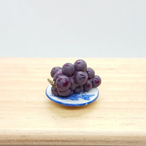 🍇絵皿と巨峰🍇