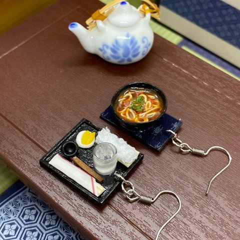 カレーうどんのピアス