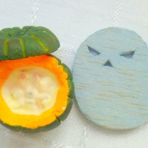 ハロウィンパーティー用 カボチャ器のクリームシチュー