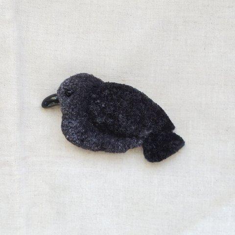 カラスの刺繍ブローチ　受注製作　鴉　鳥