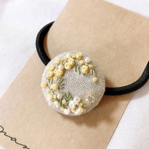 〈再販♡〉【刺繍】ミモザのリース くるみボタンのヘアアクセサリー