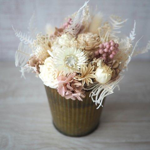 White arrangement -antique pink brown-