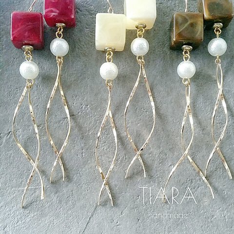 【3color】marble cube♡ツイストチャームピアス
