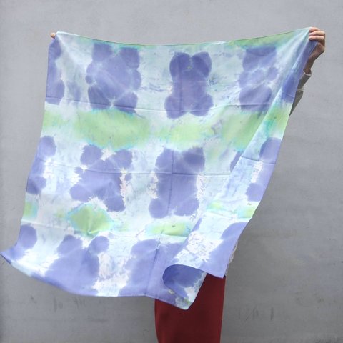 手染めの綿ローン大判スカーフ /  blue × green