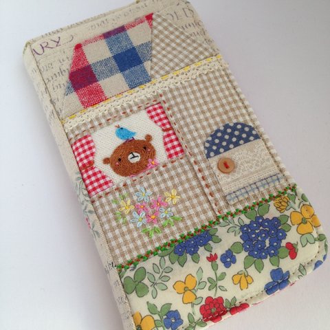 手刺繍のiphone手帳型カバー（iphone6 6s 7対応）