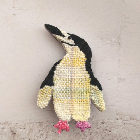 刺繍ブローチ ヒゲペンギン