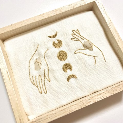 刺繍リングピロー　○月の満ち欠け