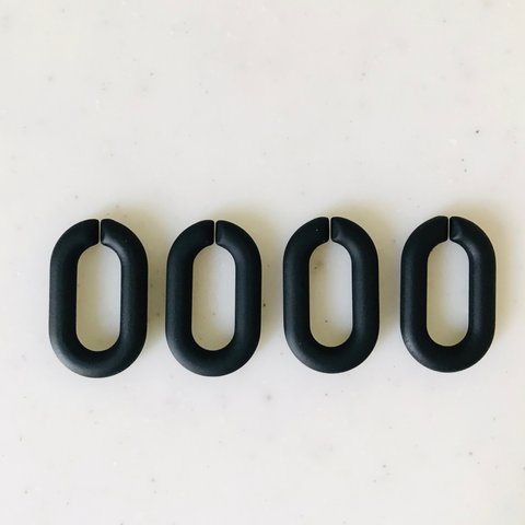 Matte Black Oval Chain Connector