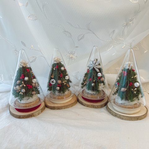 シマエナガのクリスマスツリー　ガラスドームのクリスマスツリー　ナチュラルクリスマス　クリスマスツリー　北欧　置き型