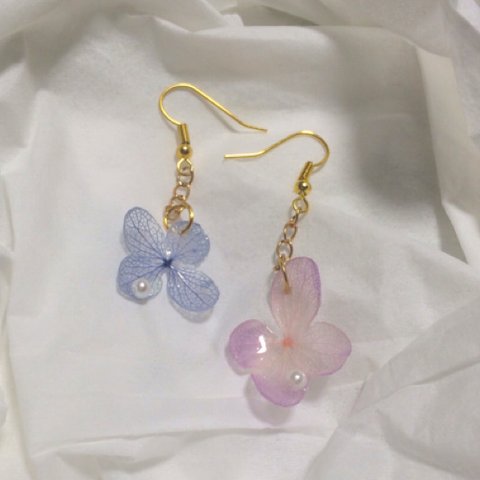 送料込:紫陽花の露ピアス